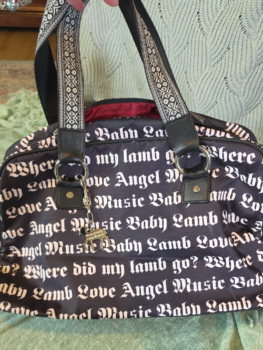 L.A.M.B. LeSportsac Gwen Stefani Black Band Bag EUC With Charm Guitar Strap - Picture 2 of 11